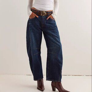 FREE PEOPLE We The Free Good Luck Mid Rise Barrel Leg Jeans in "Deep End" Sz 31